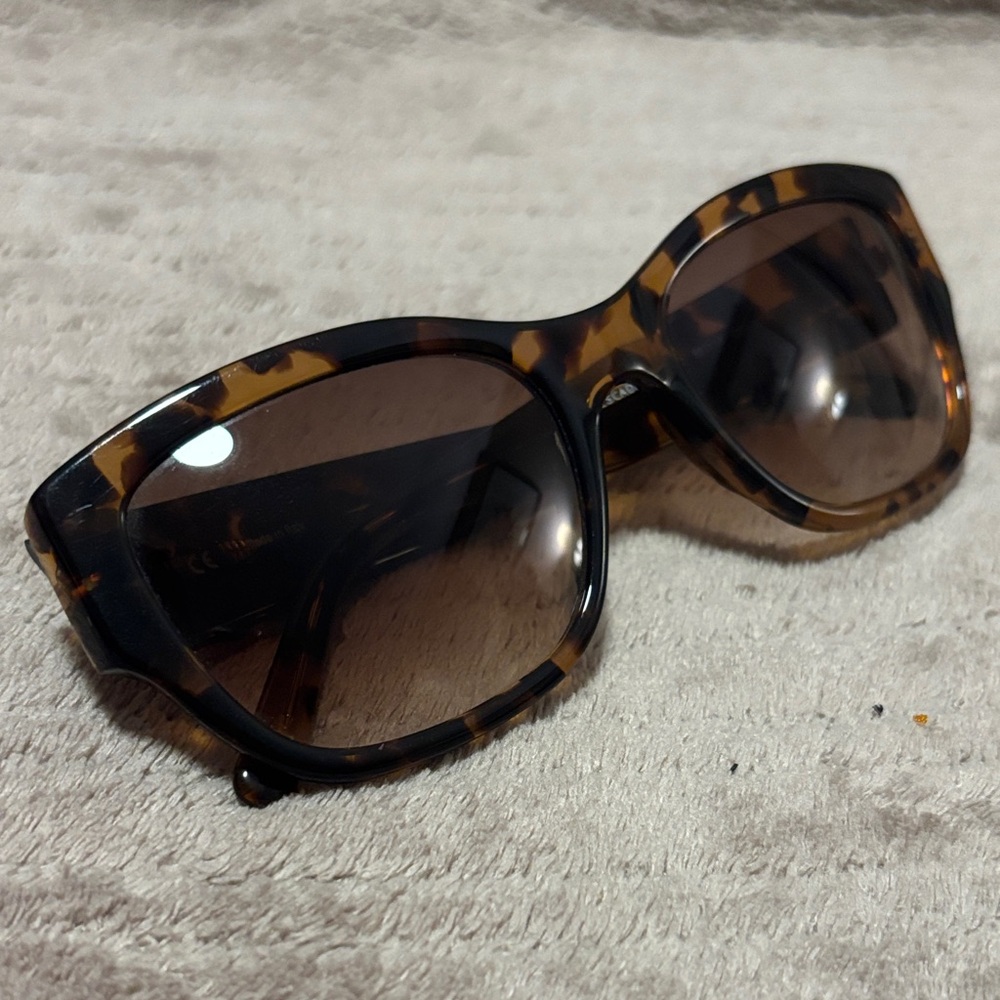 Escada Tortoiseshell Sunglasses - image 6